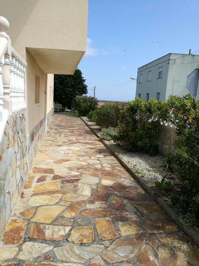 Chalet Vacacional En Segunda Linea De Playa Foz Bagian luar foto